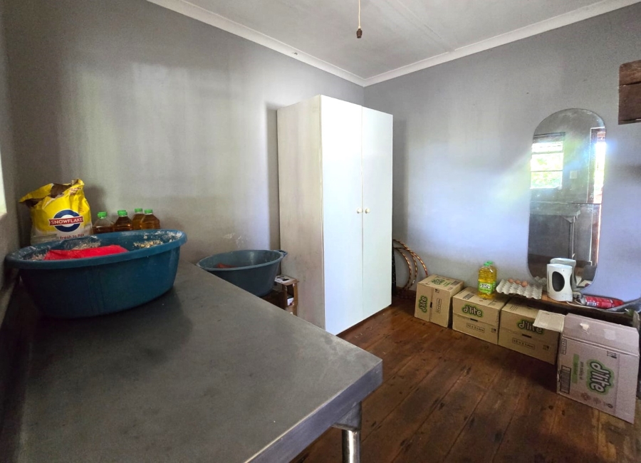 To Let 5 Bedroom Property for Rent in Lemoenkloof Western Cape